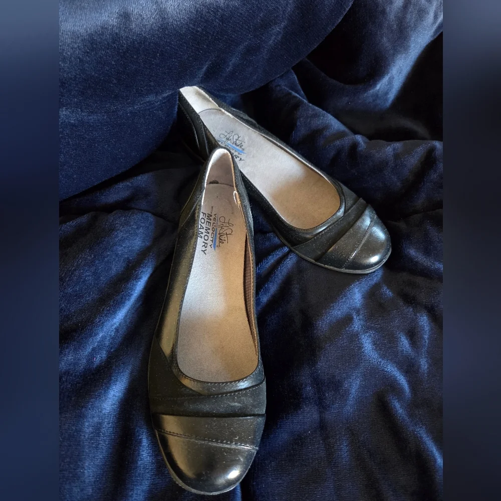 Life's stride velocity made with memory foam Elegant Black Women's Flats
